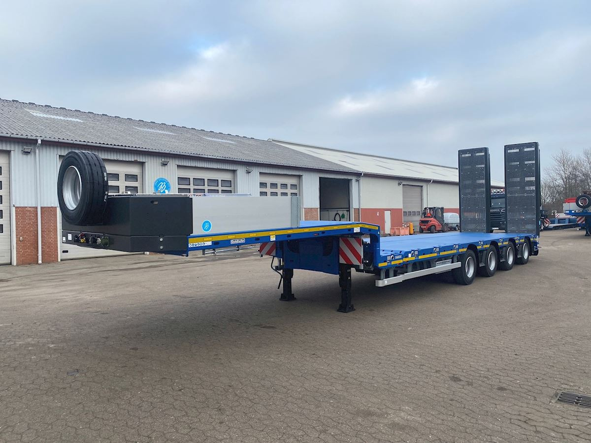 Goldhofer STN-L 4 - Low loader semi-trailer: picture 1 Goldhofer STN-L 4 - Low loader semi-trailer: picture 1