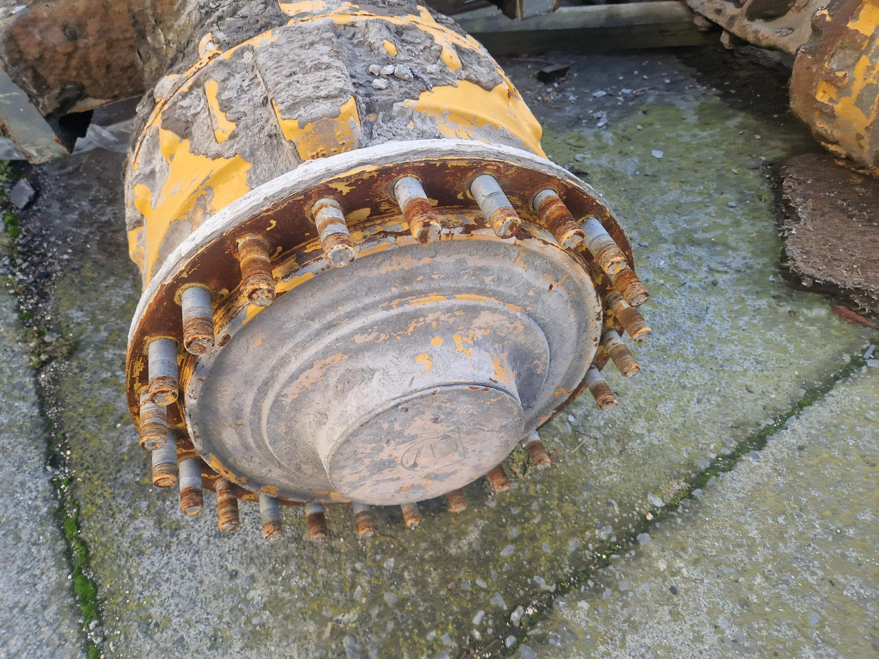 EJE DELANTERO Y TRASERO LIEBHERR L586 (2012) - Axle and parts for Construction machinery: picture 2 EJE DELANTERO Y TRASERO LIEBHERR L586 (2012) - Axle and parts for Construction machinery: picture 2