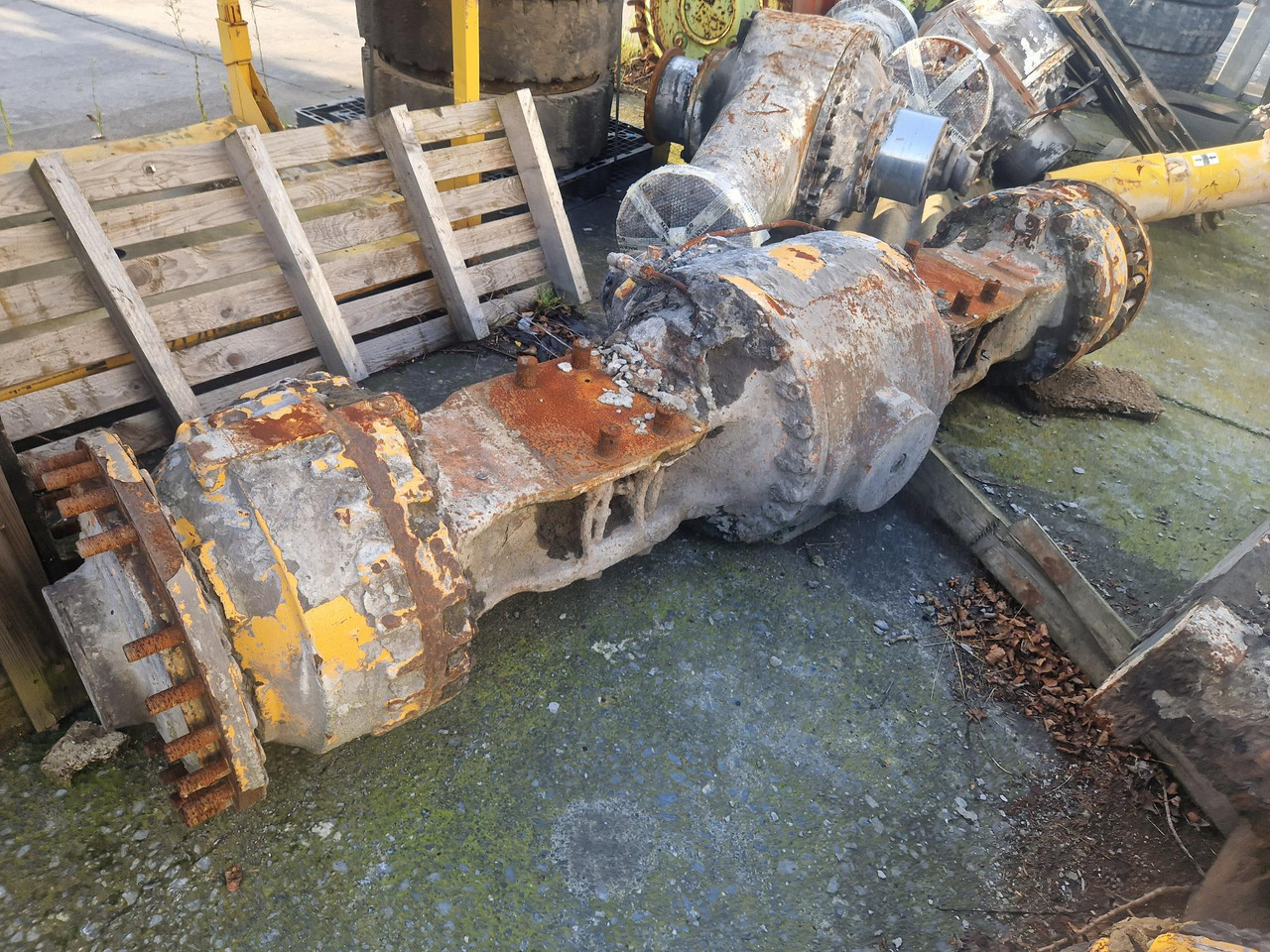 EJE DELANTERO Y TRASERO LIEBHERR L586 (2012) - Axle and parts for Construction machinery: picture 5 EJE DELANTERO Y TRASERO LIEBHERR L586 (2012) - Axle and parts for Construction machinery: picture 5