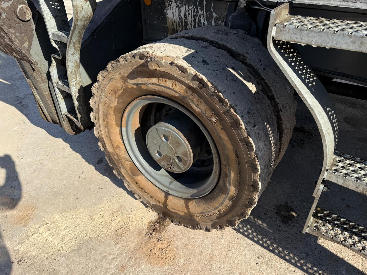 Waste/ Industry handler LIEBHERR LH30M: picture 7