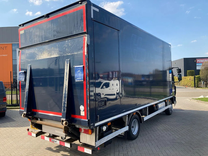 DAF LF 210 Day Cab, Plywood Box, Zijdeur, Laadklep - Box truck: picture 4 DAF LF 210 Day Cab, Plywood Box, Zijdeur, Laadklep - Box truck: picture 4