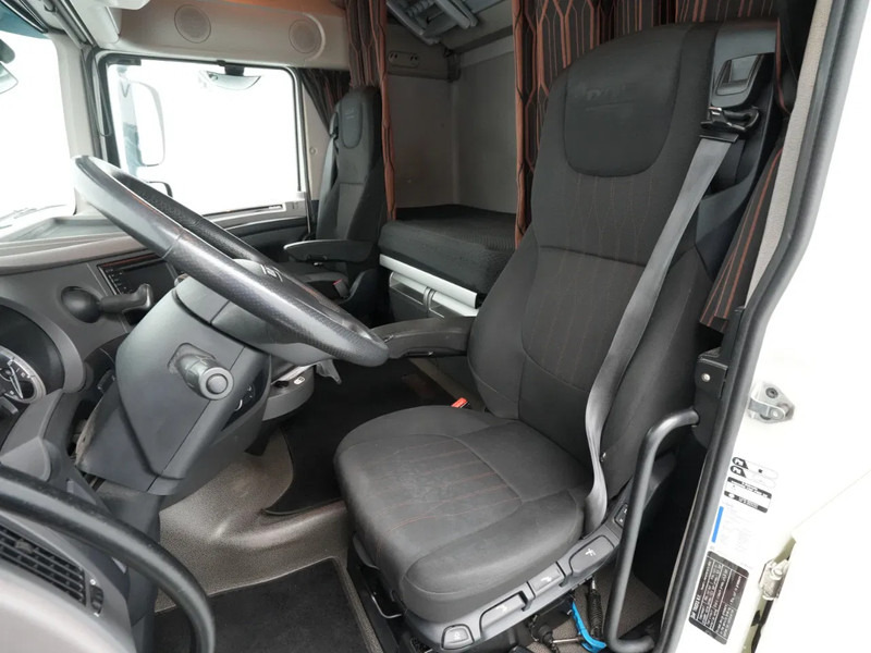 Tractor unit DAF XF 530 FT, Super Space Cab, Intarder, Rema, BullBar, 2x Tanks, New APK, New Tacho: picture 15