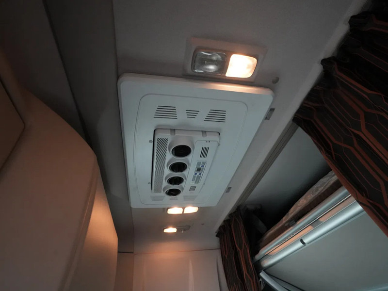 Tractor unit DAF XF 530 FT, Super Space Cab, Intarder, Rema, BullBar, 2x Tanks, New APK, New Tacho: picture 17