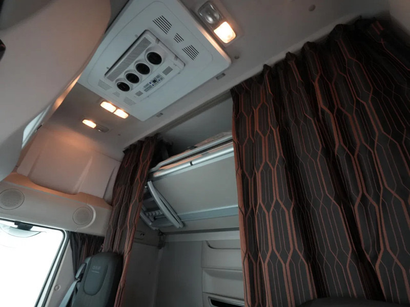 Tractor unit DAF XF 530 FT, Super Space Cab, Intarder, Rema, BullBar, 2x Tanks, New APK, New Tacho: picture 16