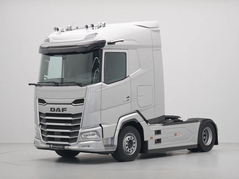 DAF XG 480 FT DVS LEATHER PTO-PREP B3-ALARM SILVER METALLIC (J5320MESI) VECTO 2 - Tractor unit: picture 1 DAF XG 480 FT DVS LEATHER PTO-PREP B3-ALARM SILVER METALLIC (J5320MESI) VECTO 2 - Tractor unit: picture 1