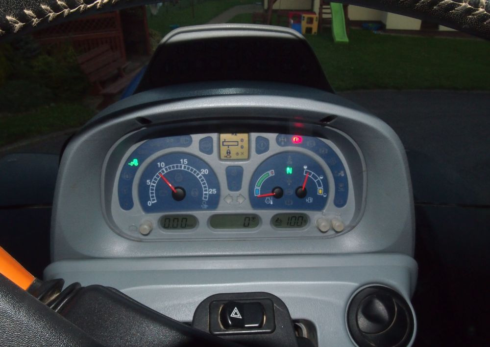 Farm tractor Ciągnik New Holland T7.185 2013 New Holland Autocommand i TUZ: picture 8