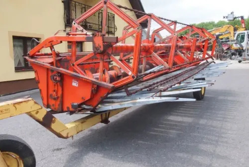 Heder do kombajnu Deutz-Fahr 1600,1610,1620,1630, 2680,2780, 2385,2685,2780, - Combine header: picture 3 Heder do kombajnu Deutz-Fahr 1600,1610,1620,1630, 2680,2780, 2385,2685,2780, - Combine header: picture 3