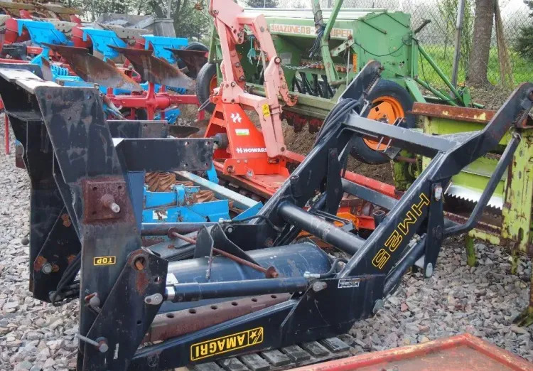 Ładowacz czołowy Tur do ciągnika MF NW JD CLAAS RENAULT - Front loader for tractor: picture 1 Ładowacz czołowy Tur do ciągnika MF NW JD CLAAS RENAULT - Front loader for tractor: picture 1