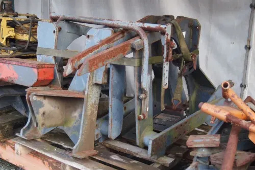 Ładowacz czołowy Tur do ciągnika MF NW JD CLAAS RENAULT - Front loader for tractor: picture 4 Ładowacz czołowy Tur do ciągnika MF NW JD CLAAS RENAULT - Front loader for tractor: picture 4