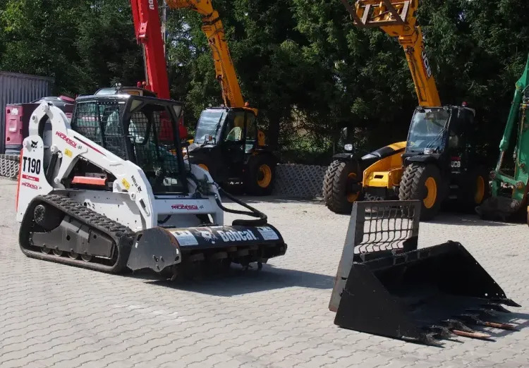 Miniładowarka Bobcat T190 2012 - Skid steer loader: picture 2 Miniładowarka Bobcat T190 2012 - Skid steer loader: picture 2