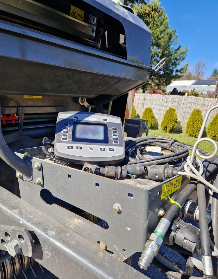 Round baler Prasa Claas VARIANT 380 RC 2014 Prasa rolująca z nożami i opuszczana podłoga: picture 15 Round baler Prasa Claas VARIANT 380 RC 2014 Prasa rolująca z nożami i opuszczana podłoga: picture 15