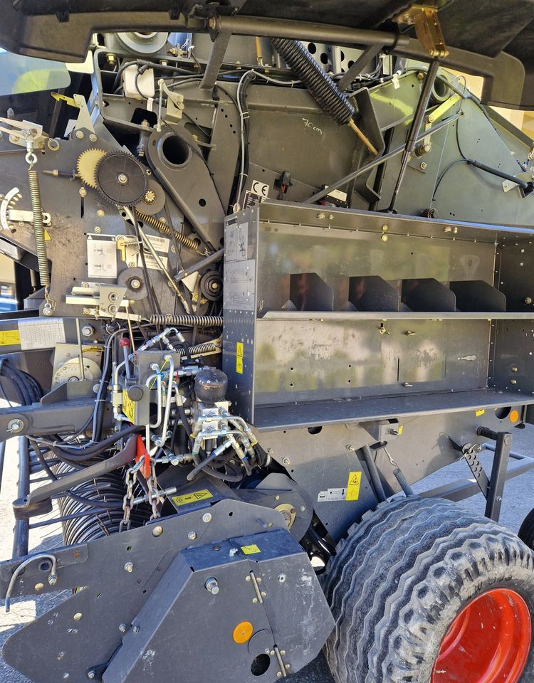 Round baler Prasa Claas VARIANT 380 RC 2014 Prasa rolująca z nożami i opuszczana podłoga: picture 16 Round baler Prasa Claas VARIANT 380 RC 2014 Prasa rolująca z nożami i opuszczana podłoga: picture 16