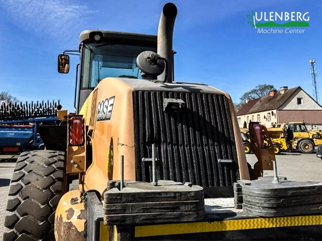 Wheel loader Case 821 F: picture 8