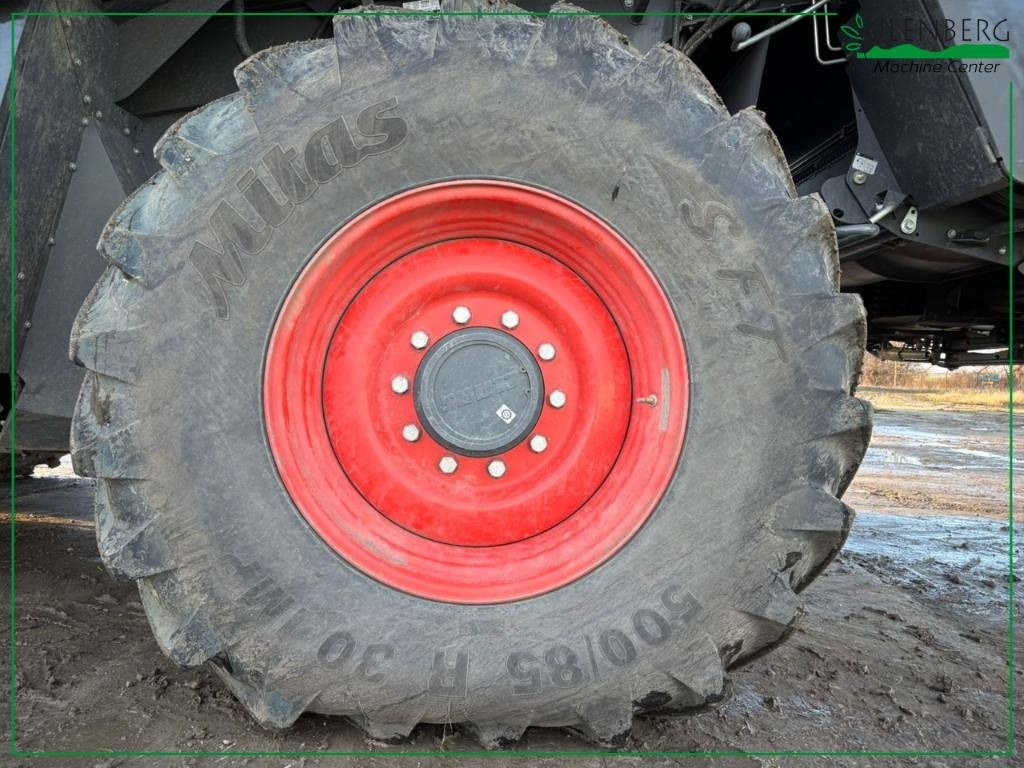 Combine harvester Claas Lexion 8700 TT: picture 13