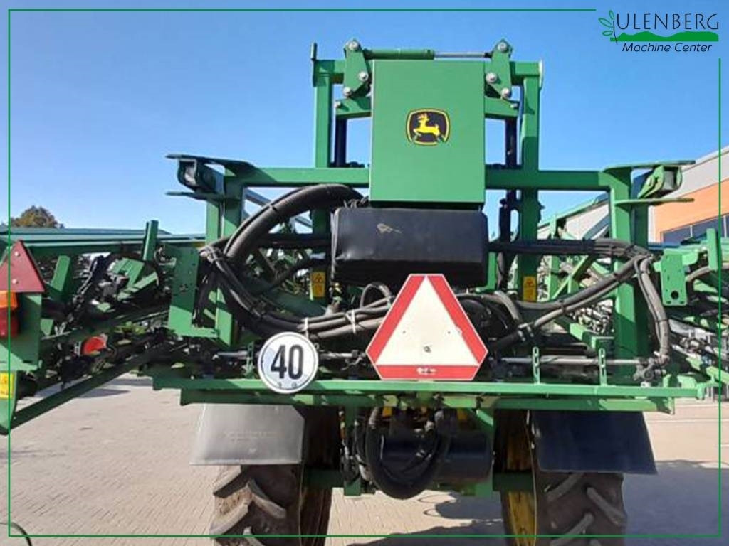 John Deere M 740 - Trailed sprayer: picture 2 John Deere M 740 - Trailed sprayer: picture 2