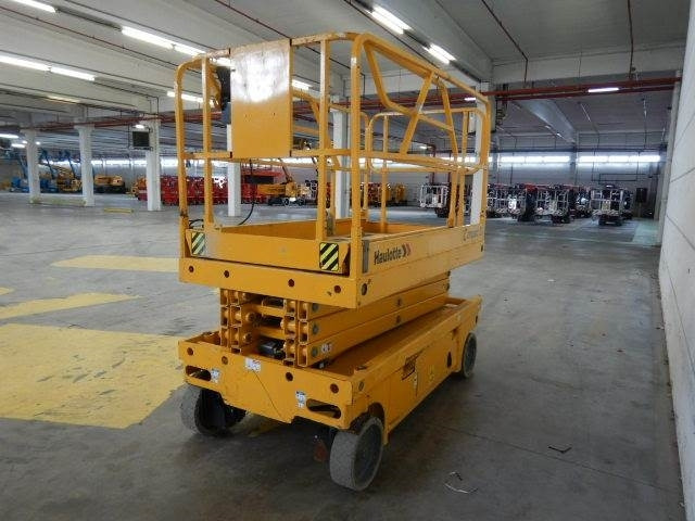 Haulotte Compact 10  - Scissor lift: picture 4 Haulotte Compact 10  - Scissor lift: picture 4