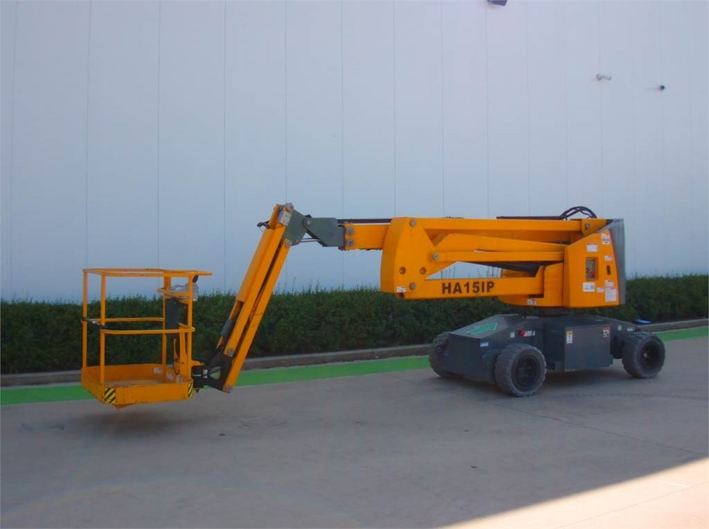 Haulotte HA15IP  - Articulated boom: picture 2 Haulotte HA15IP  - Articulated boom: picture 2