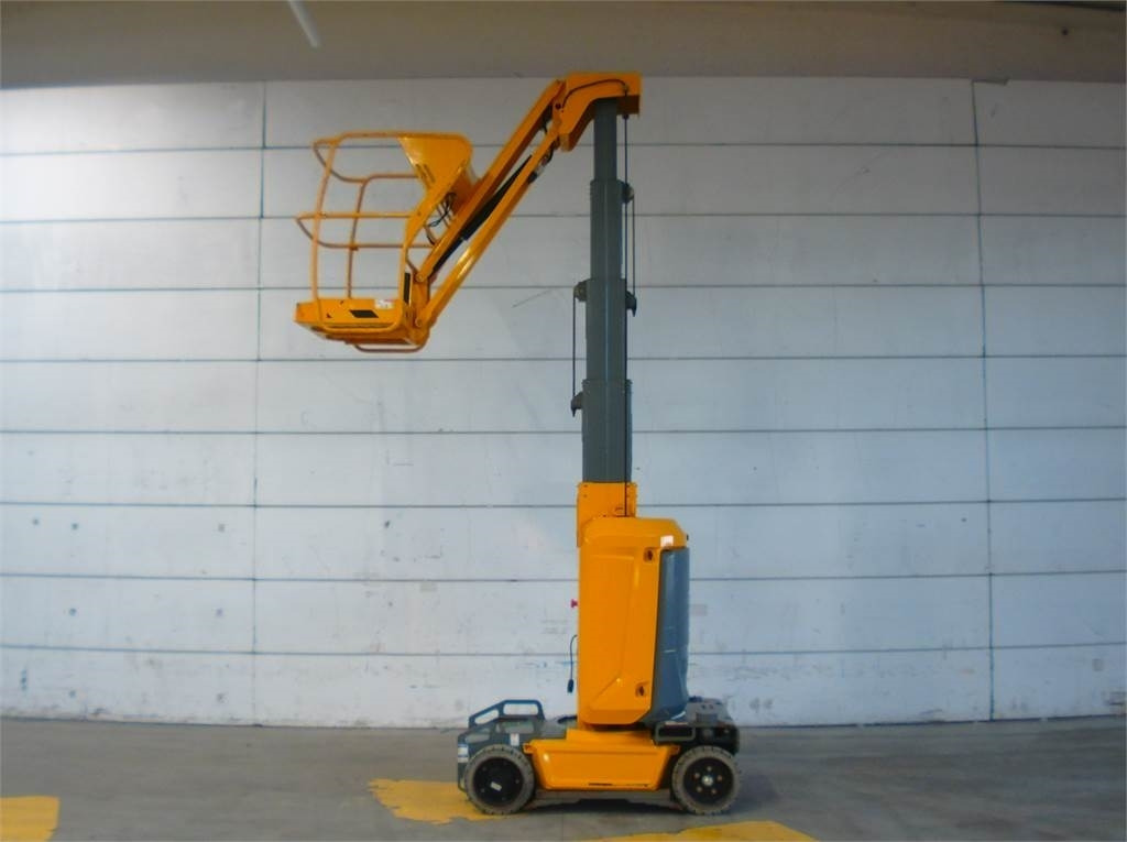 Vertical mast lift Haulotte STAR 10: picture 6 Vertical mast lift Haulotte STAR 10: picture 6