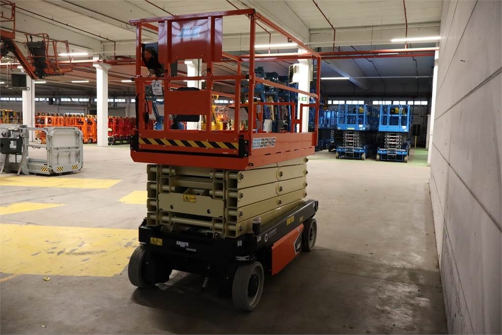 JLG ES3246 - Scissor lift: picture 4 JLG ES3246 - Scissor lift: picture 4