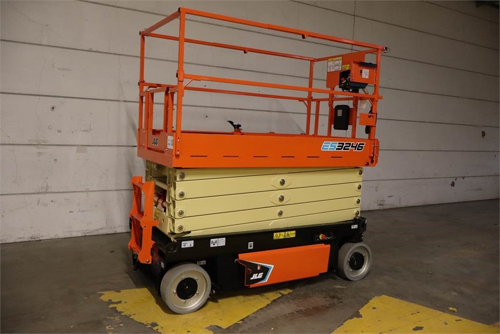 JLG ES3246 - Scissor lift: picture 2 JLG ES3246 - Scissor lift: picture 2