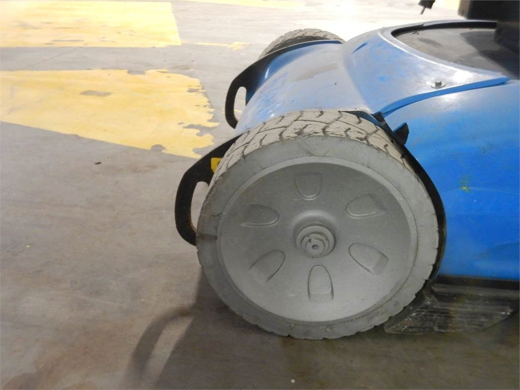 Vertical mast lift Manitou 100VJR: picture 14