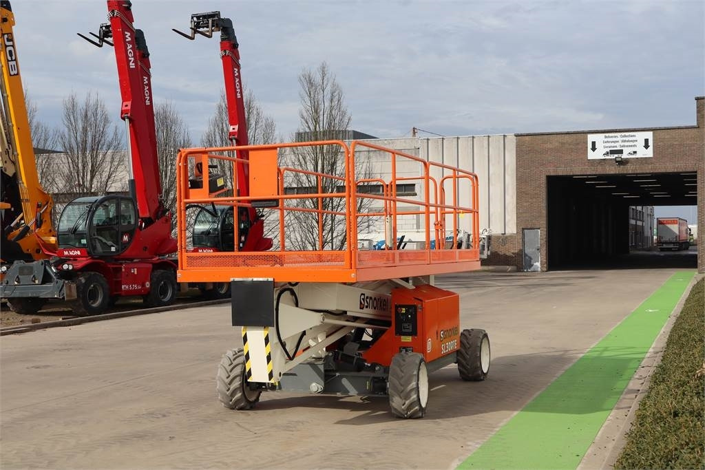Snorkel SL30RTE - Scissor lift: picture 4 Snorkel SL30RTE - Scissor lift: picture 4