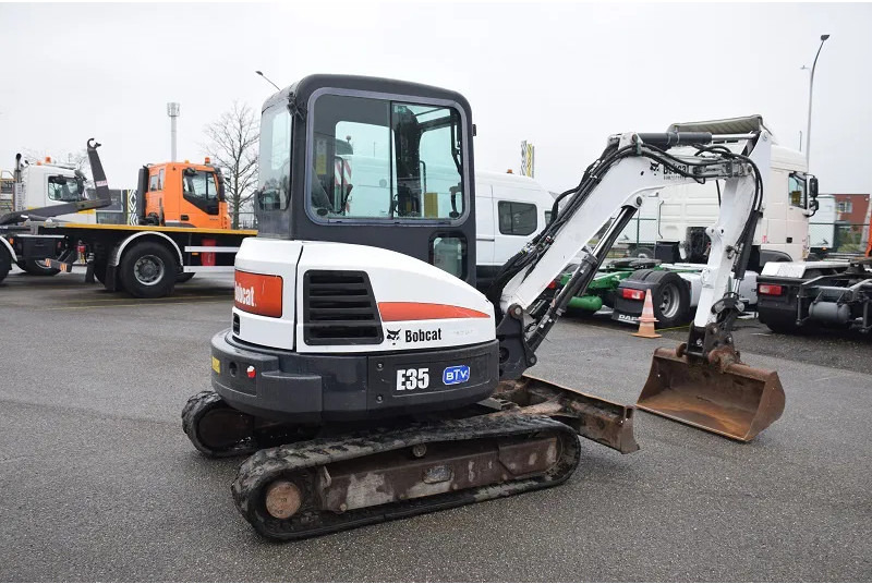 Bobcat E35 - 3500 KG - Mini excavator: picture 1 Bobcat E35 - 3500 KG - Mini excavator: picture 1