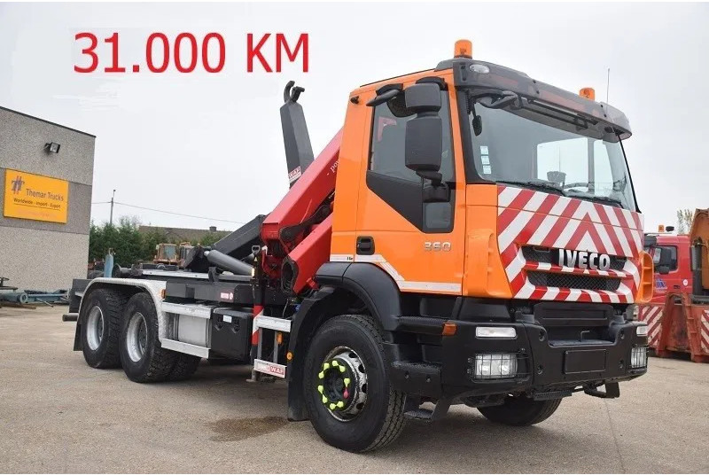 Iveco Trakker 260T36 31.000 km ! - Hook lift truck, Crane truck: picture 1 Iveco Trakker 260T36 31.000 km ! - Hook lift truck, Crane truck: picture 1