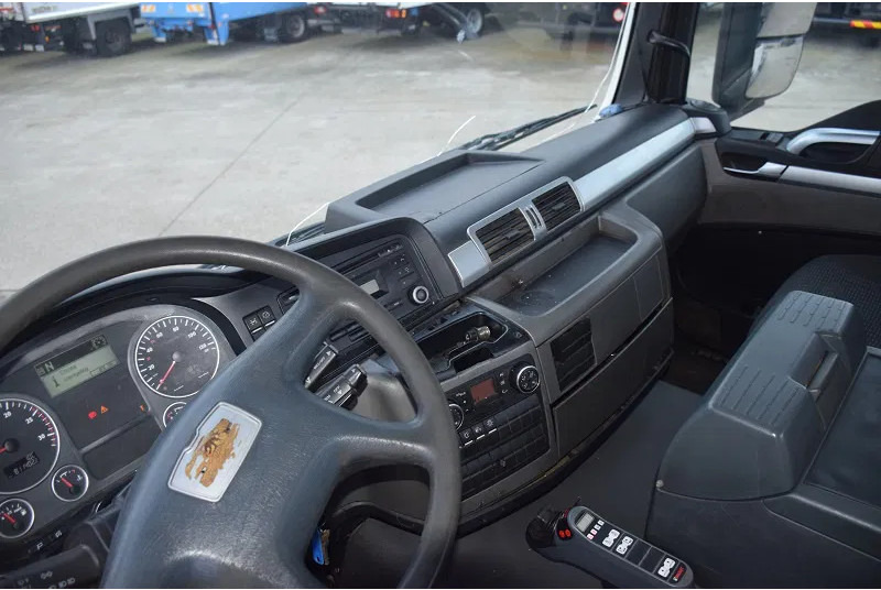 Hook lift truck MAN TGS 26.360: picture 12