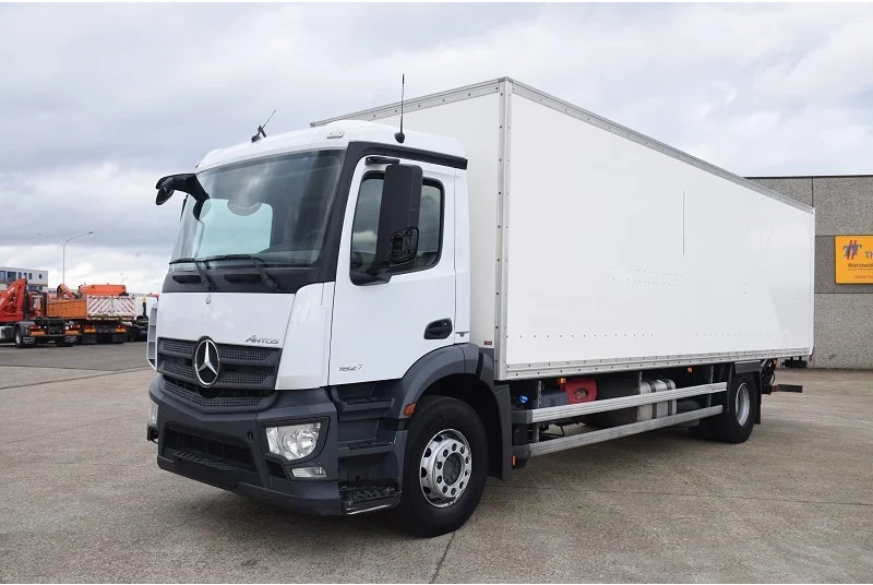 Mercedes-Benz Antos 1827 Antos - Box truck: picture 1 Mercedes-Benz Antos 1827 Antos - Box truck: picture 1