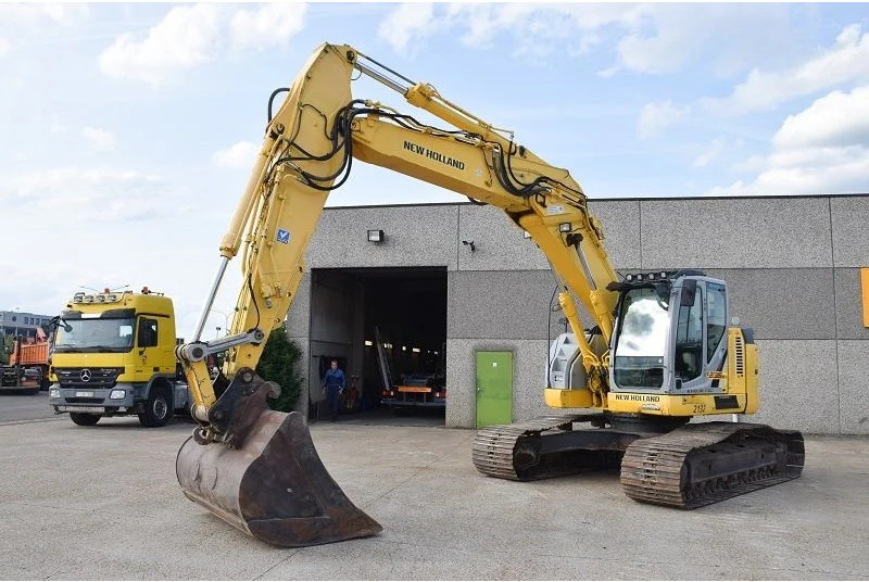 New Holland Kobelco E235B SR-LCT - Crawler excavator: picture 3 New Holland Kobelco E235B SR-LCT - Crawler excavator: picture 3