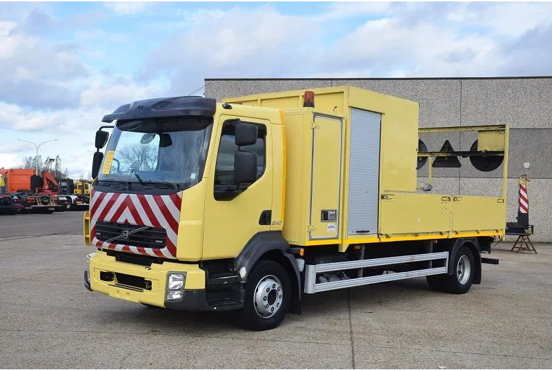 Volvo FL 250 - Dropside/ Flatbed truck: picture 1 Volvo FL 250 - Dropside/ Flatbed truck: picture 1