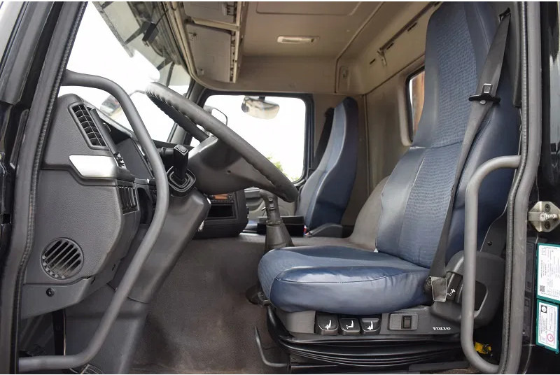 Crane truck Volvo FM 330: picture 14