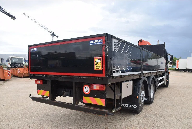 Crane truck Volvo FM 330: picture 12