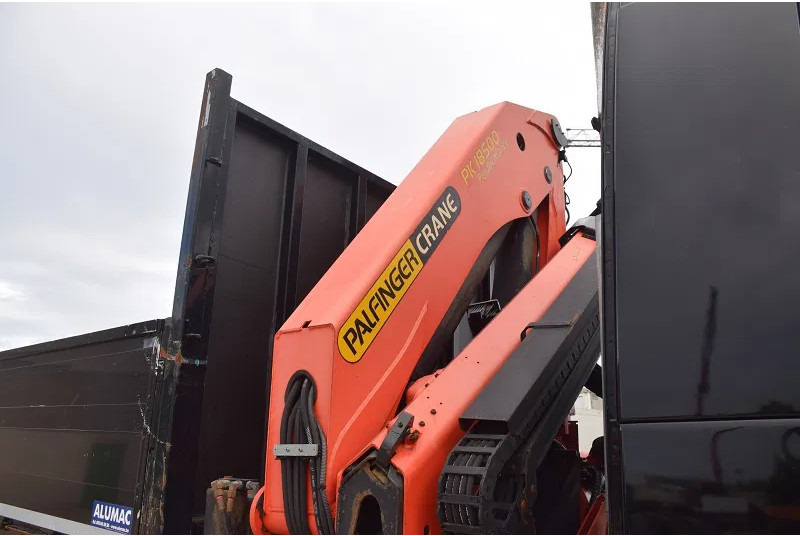 Crane truck Volvo FM 330: picture 10