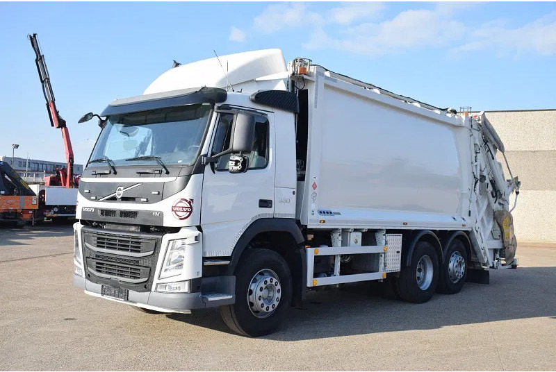 Volvo FM 330 - Garbage truck: picture 1 Volvo FM 330 - Garbage truck: picture 1