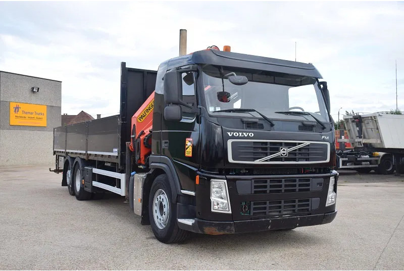 Crane truck Volvo FM 330: picture 9