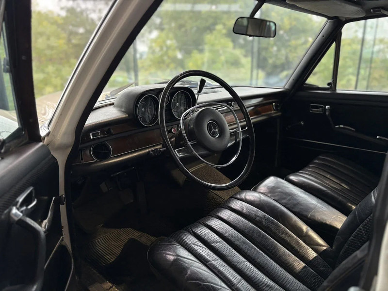 Mercedes-Benz 280SE *OldTimer*Automaat*LerenZetels*Schuifdak* - Car: picture 2 Mercedes-Benz 280SE *OldTimer*Automaat*LerenZetels*Schuifdak* - Car: picture 2