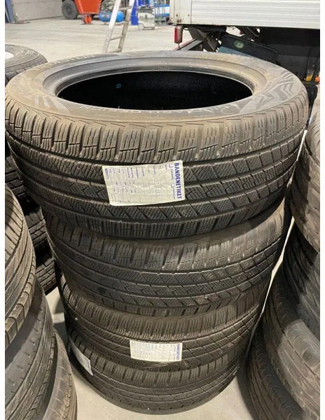Vredestein Vredestein banden maat 255/50 R19 107 W M+S - Tire for Car: picture 1 Vredestein Vredestein banden maat 255/50 R19 107 W M+S - Tire for Car: picture 1