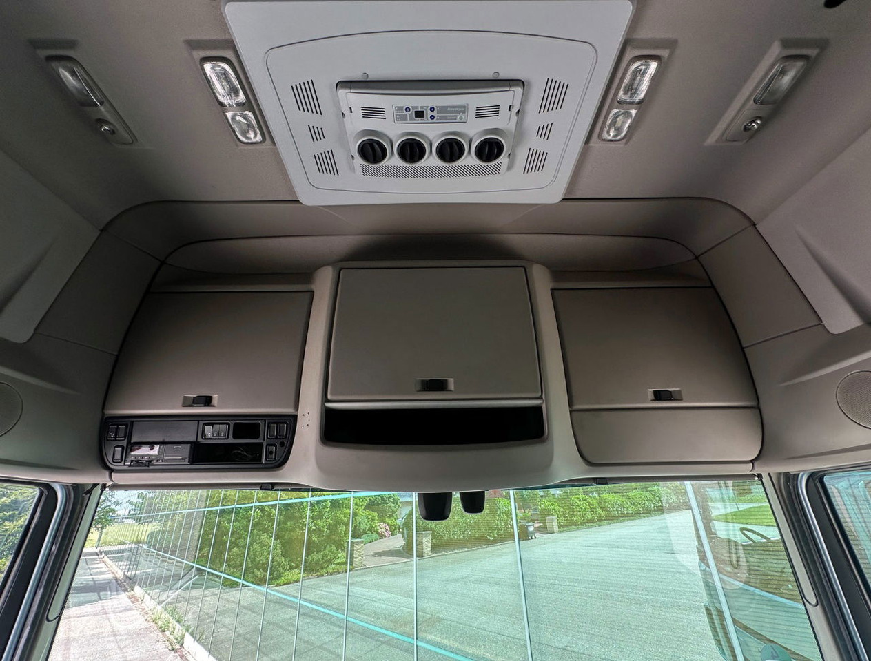 Cab chassis truck DAF XF 480 FAR SSC Euro 6 978.000 KM Park Airco 2X Tanks TOP Condition: picture 9