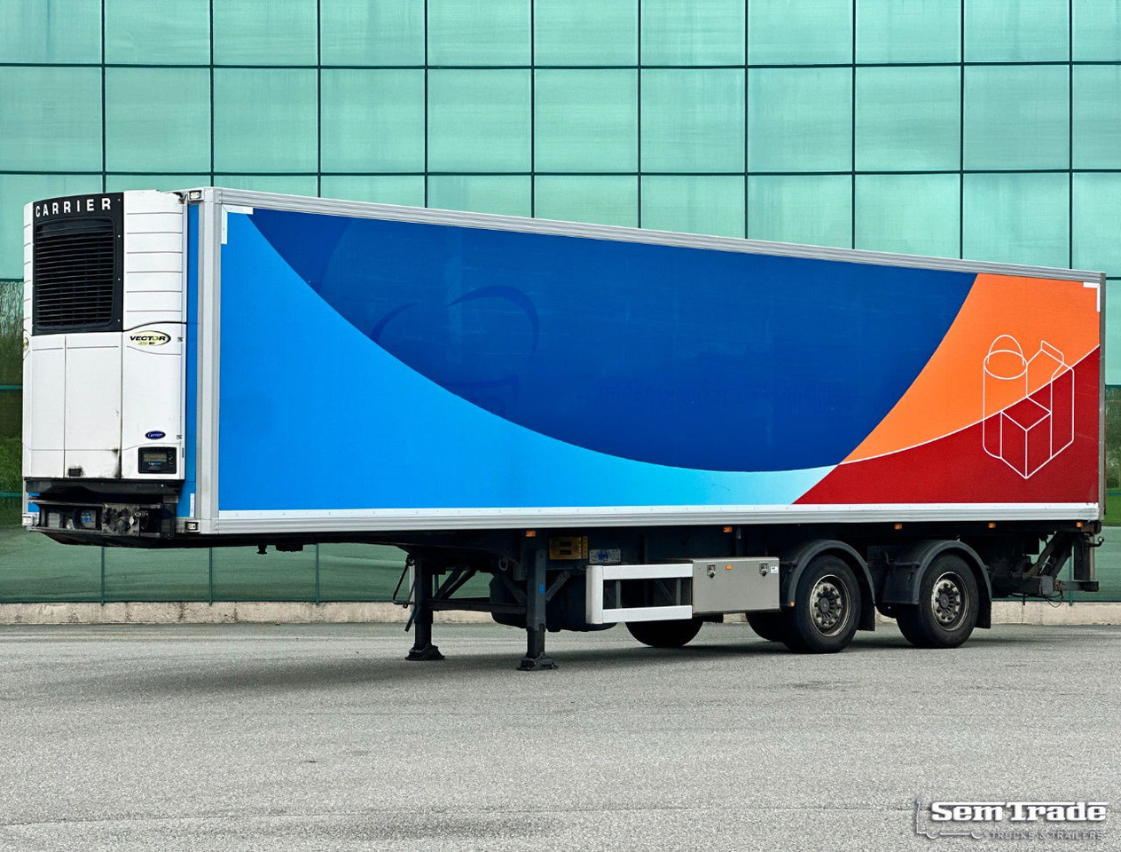 Gray and Adams City Trailer Carrier Vector 1850 MT TRI-Temp Tail Lift Side Door Steering Axle 3 Pieces Available - Refrigerator semi-trailer: picture 1 Gray and Adams City Trailer Carrier Vector 1850 MT TRI-Temp Tail Lift Side Door Steering Axle 3 Pieces Available - Refrigerator semi-trailer: picture 1