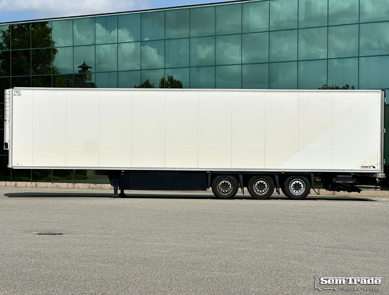 Schmitz Cargobull SCBS3B Carrier Vector 1550 Tail Lift 275 CM High Inside TOP Condition - Refrigerator semi-trailer: picture 2 Schmitz Cargobull SCBS3B Carrier Vector 1550 Tail Lift 275 CM High Inside TOP Condition - Refrigerator semi-trailer: picture 2
