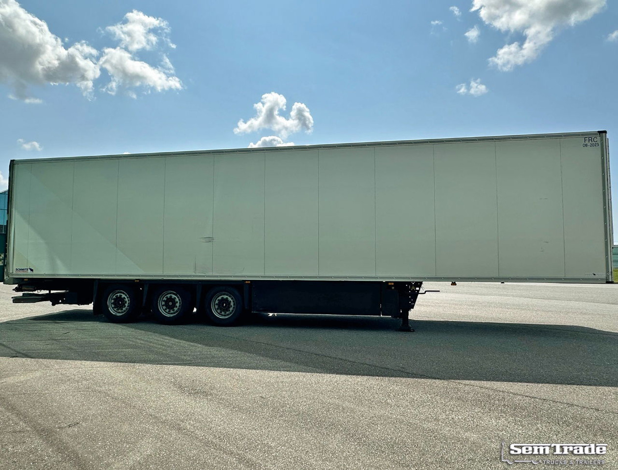 Schmitz Cargobull SCBS3B Vector 1550 275 CM High Flower Wide 2.000 KG Tail Lift - Refrigerator semi-trailer: picture 5 Schmitz Cargobull SCBS3B Vector 1550 275 CM High Flower Wide 2.000 KG Tail Lift - Refrigerator semi-trailer: picture 5