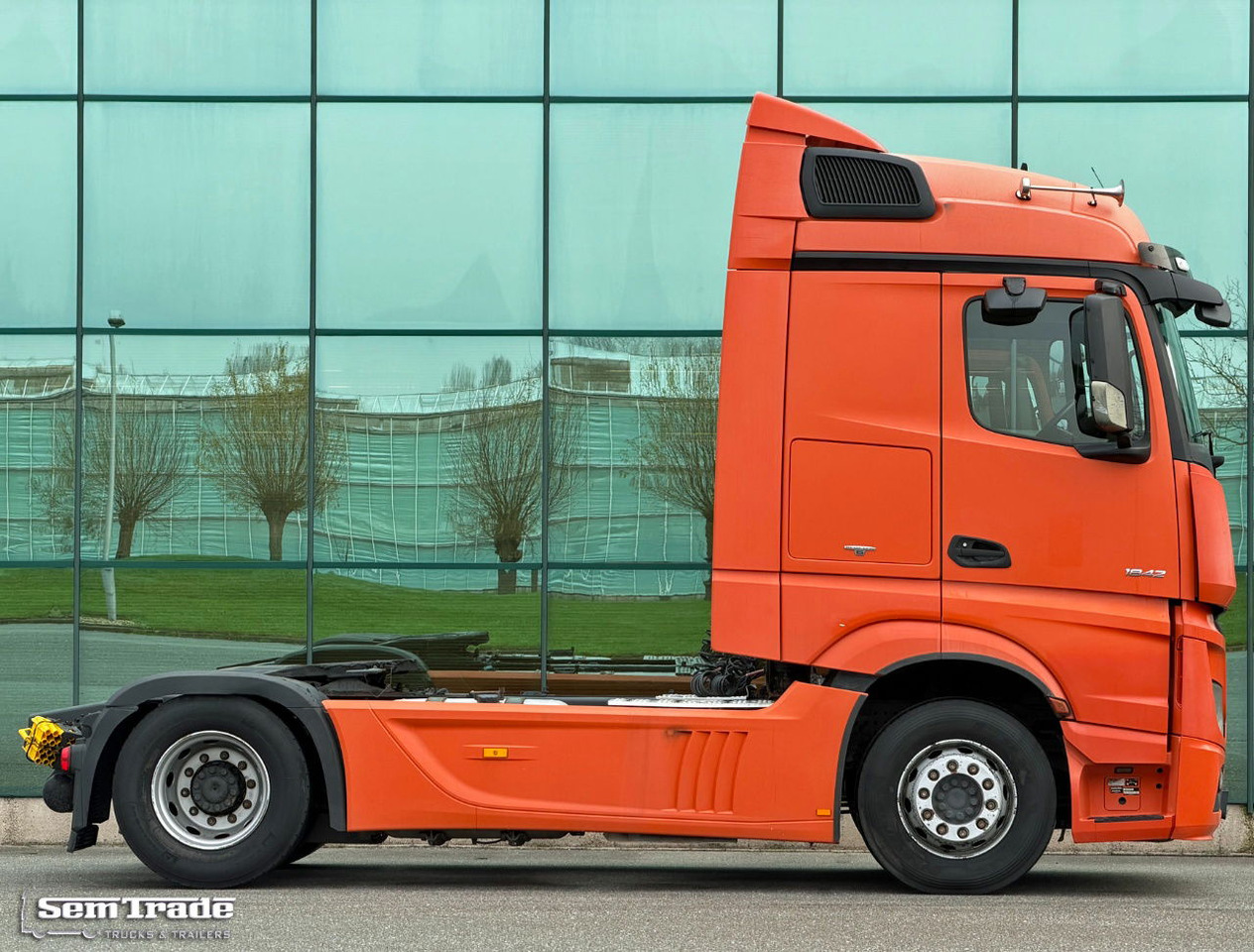 Mercedes-Benz Actros 1842 2X Tanks Full Spoiler - Tractor unit: picture 5 Mercedes-Benz Actros 1842 2X Tanks Full Spoiler - Tractor unit: picture 5