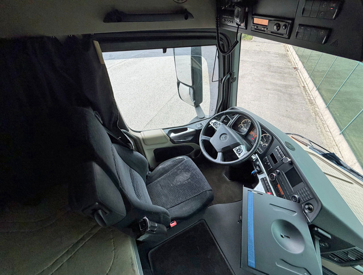 Tractor unit Mercedes-Benz Actros 2542 Euro 6 Full Spoiler 886.000 KM Holland-Truck: picture 11