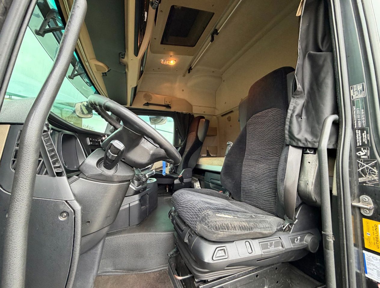 Tractor unit Mercedes-Benz Actros 2542 Euro 6 Full Spoiler 886.000 KM Holland-Truck: picture 7