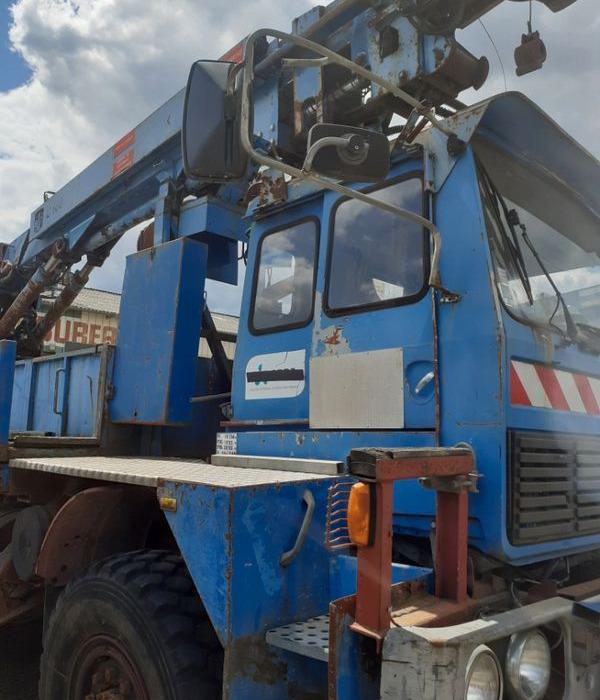 Camions 4x4 tarieres ex EDF pour plantation poteaux betons ou bois - Construction machinery, Truck: picture 3 Camions 4x4 tarieres ex EDF pour plantation poteaux betons ou bois - Construction machinery, Truck: picture 3