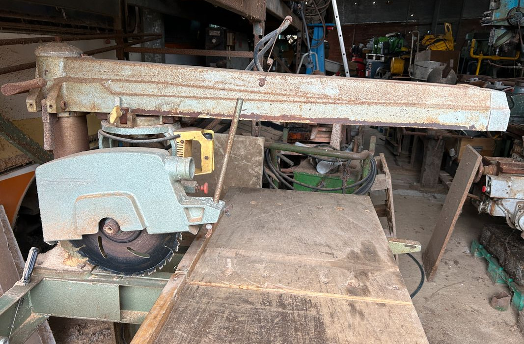 Transporteurs à roulleaux , Cadreuse hydraulique Guilliet ,Scie à ruban ,Scie radiale ,scie circulaire à Bois à Metals - Industrial equipment: picture 3 Transporteurs à roulleaux , Cadreuse hydraulique Guilliet ,Scie à ruban ,Scie radiale ,scie circulaire à Bois à Metals - Industrial equipment: picture 3