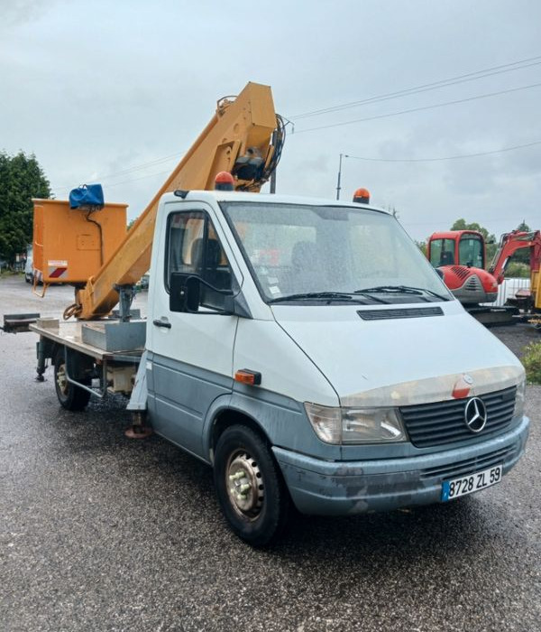 Nacelles sur VL et PL - Truck mounted aerial platform: picture 1 Nacelles sur VL et PL - Truck mounted aerial platform: picture 1