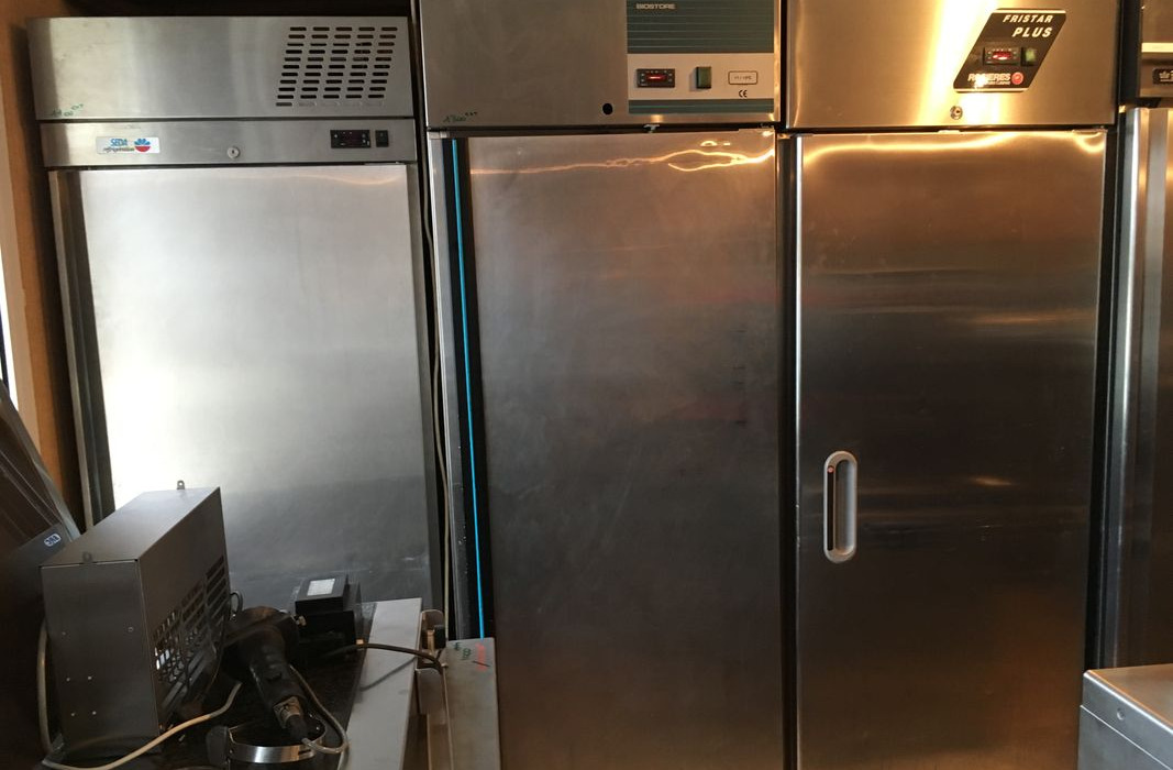 Tour refrigere Gastro ou 600x400 Armoires froides Self de presentation Table de decoupe refrigeree - Food processing equipment: picture 1 Tour refrigere Gastro ou 600x400 Armoires froides Self de presentation Table de decoupe refrigeree - Food processing equipment: picture 1